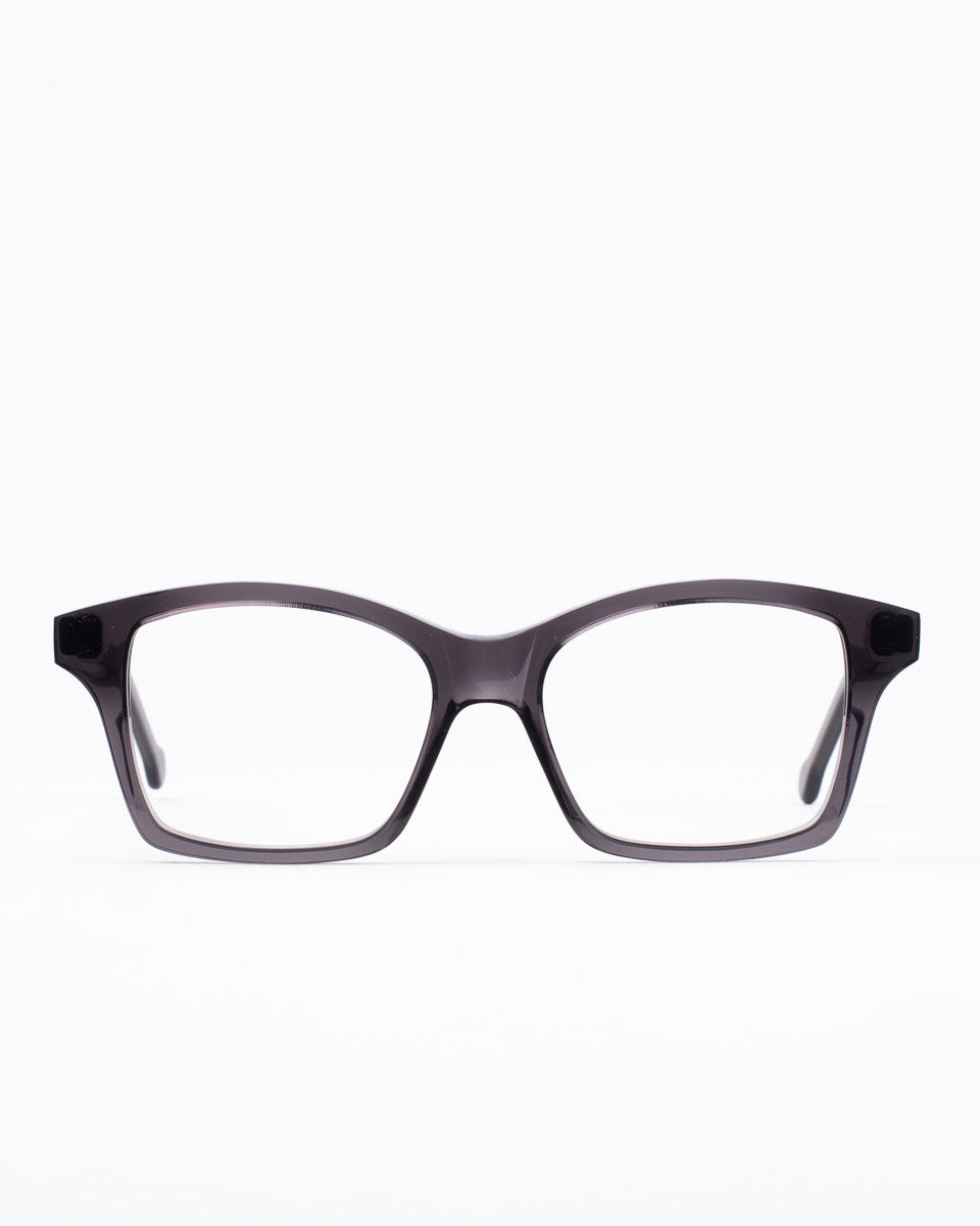 grey plastic butterfly eyeglasses by Marie-Sophie Dion model Giguere, front view, lunettes de vue papillon couleur Gris
